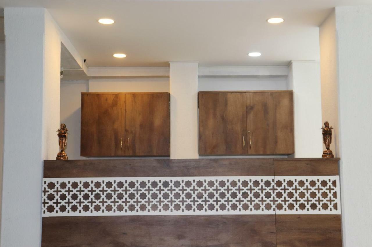 Emerald Vista Luxury Suites プネ エクステリア 写真