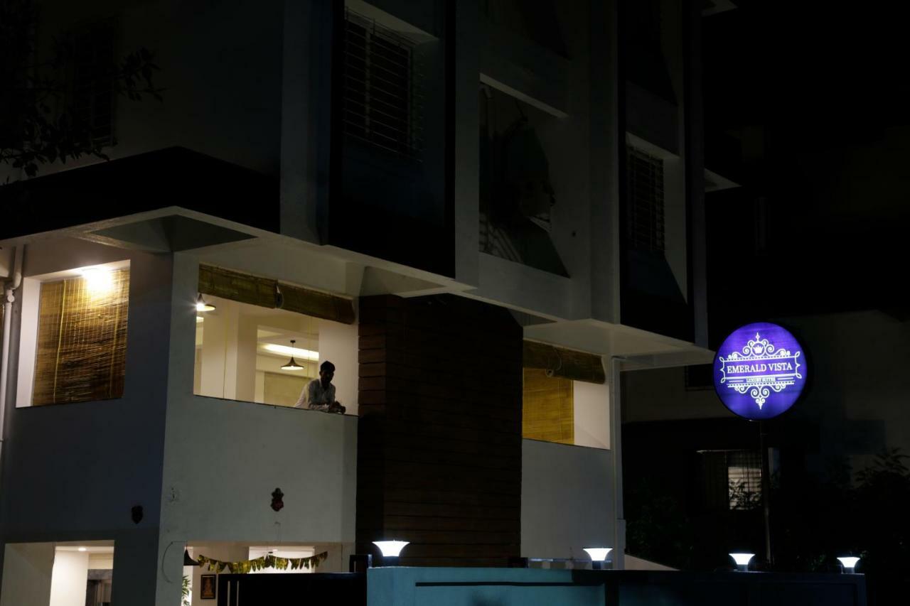 Emerald Vista Luxury Suites プネ エクステリア 写真