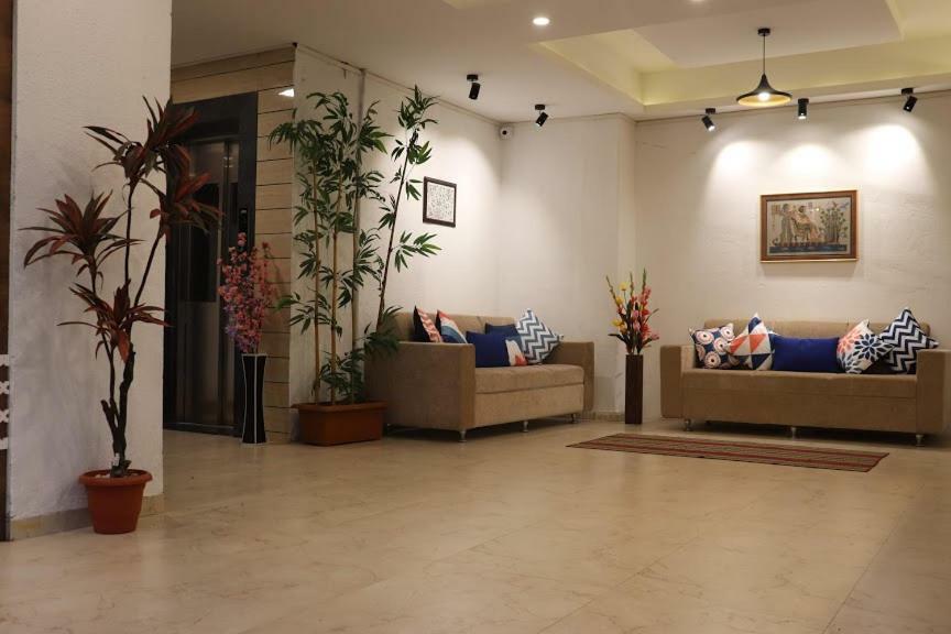 Emerald Vista Luxury Suites プネ エクステリア 写真