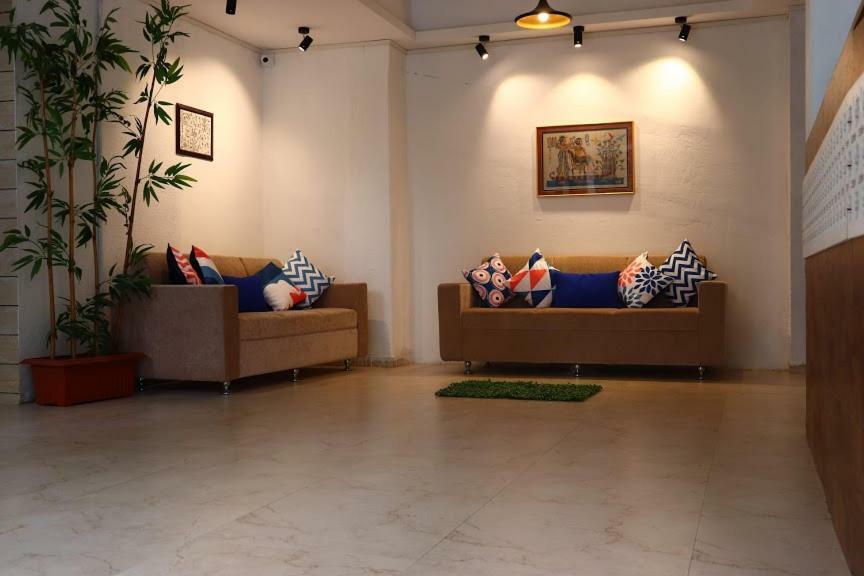 Emerald Vista Luxury Suites プネ エクステリア 写真