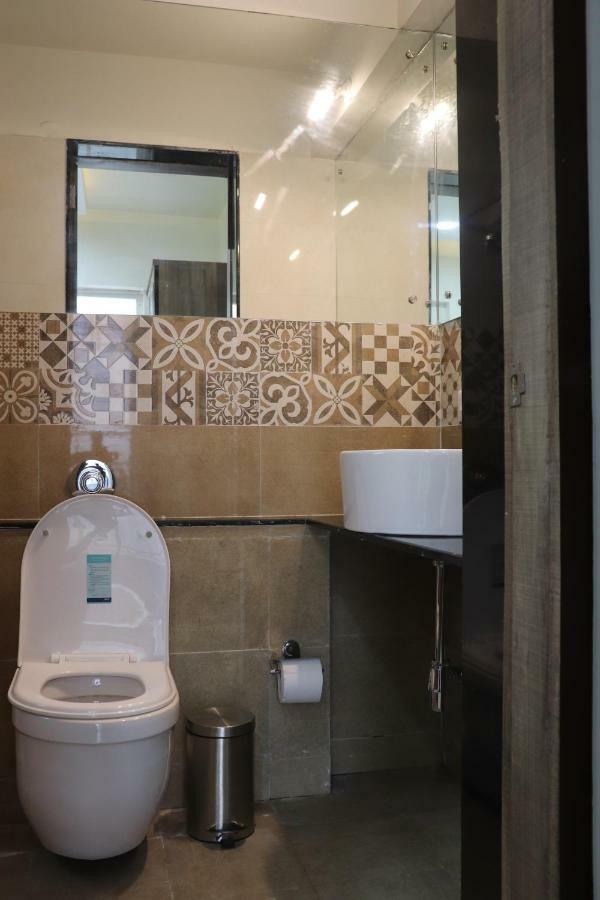 Emerald Vista Luxury Suites プネ エクステリア 写真