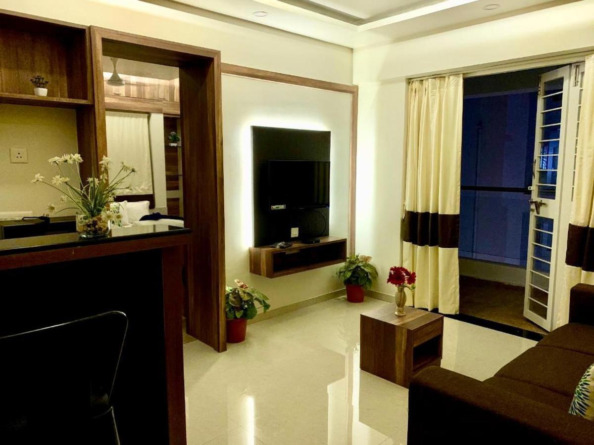Emerald Vista Luxury Suites プネ エクステリア 写真